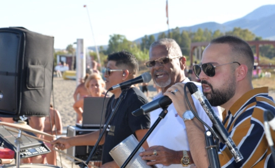Chiringuitos de playa con salsa y bachata en Malaga